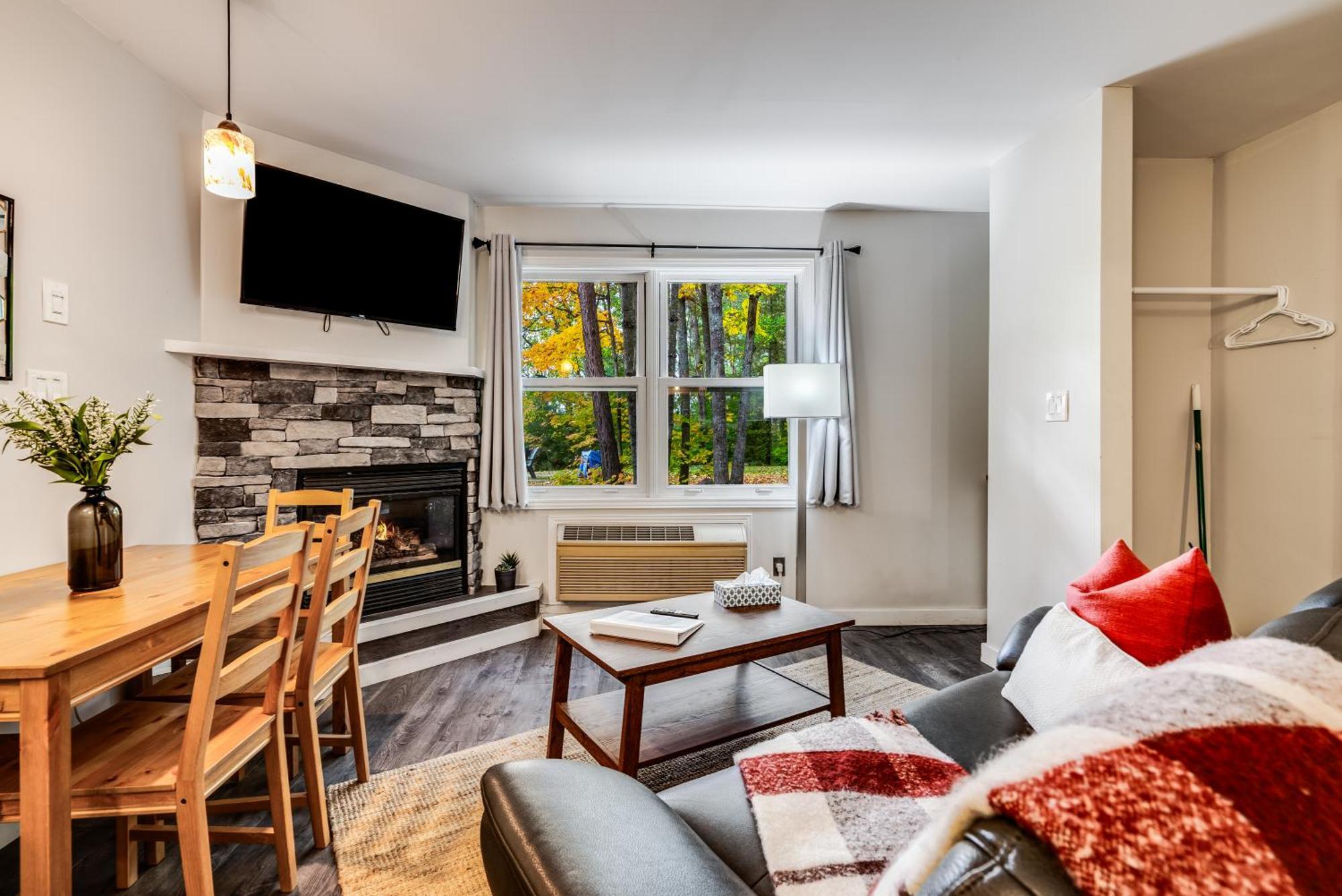 Muskoka Waterfront Retreat Villa Dwight Kültér fotó